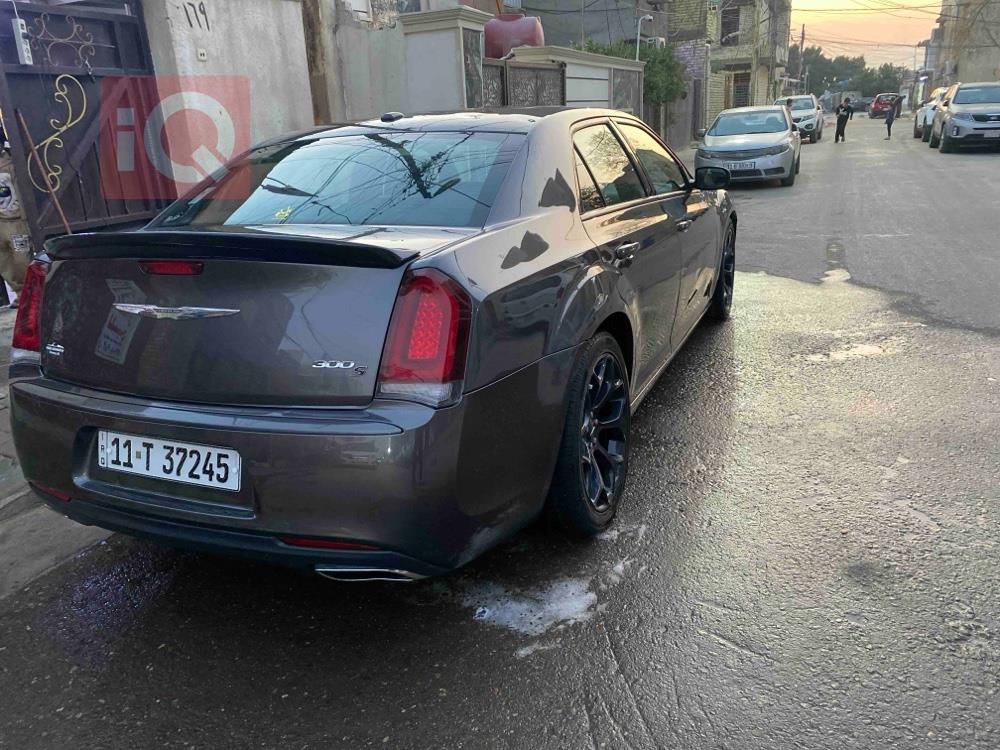 کرایسلەر 300
